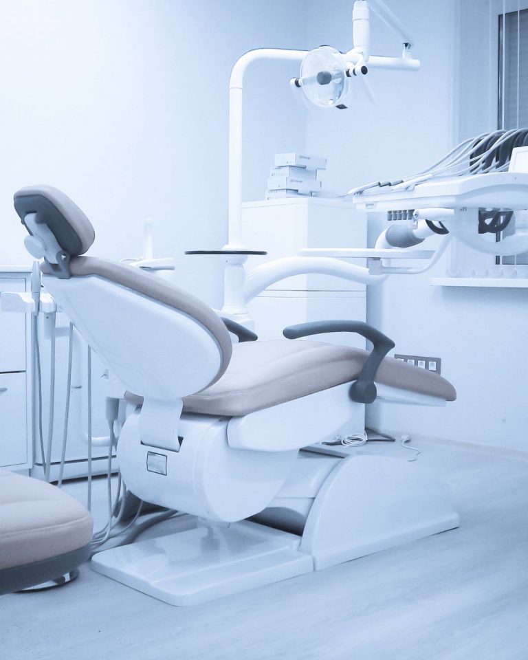 Lee más sobre el artículo Ergonomía en la clínica dental: tu cuerpo también forma parte del equipo